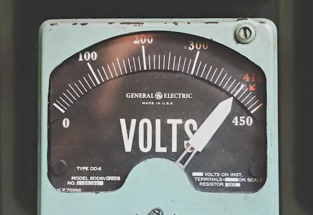 Effectiveness of Electric Pressure Regulator for Liquid and Gas