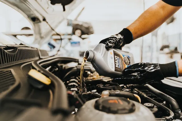 How Long Does an Oil Change Take?