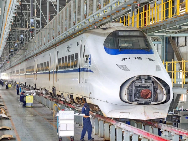 Chinese scientists accelerate maglev train to 800 km/h in 5.3 seconds