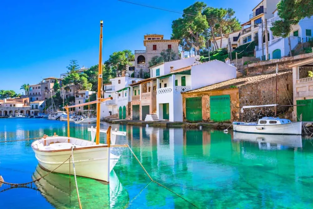 Wonderful island tours of Europe